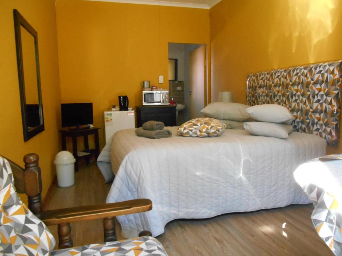 Obesa Lodge Graaff Reinet Exterior photo